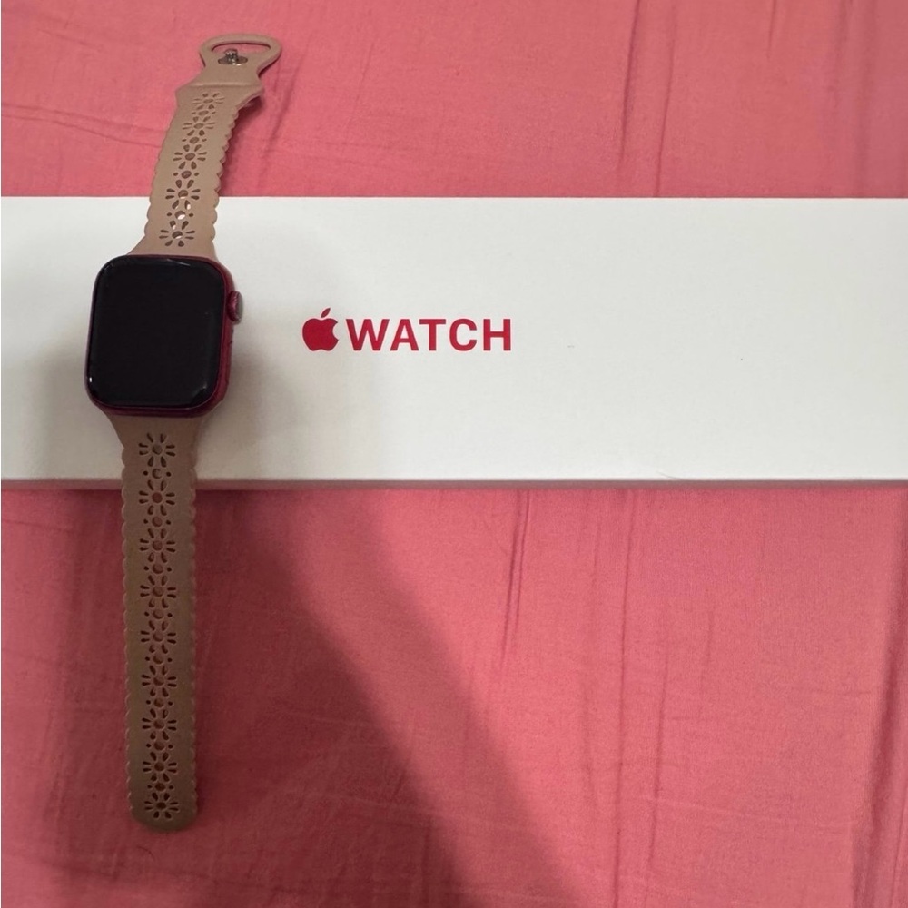 Apple Watch Series 7 - RED, 41mm